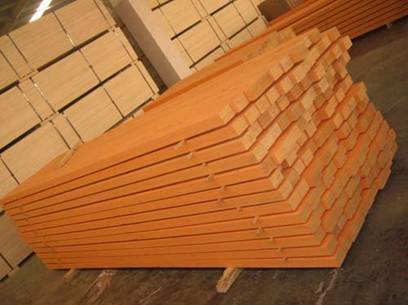 我们主要销售的产品有 单板层积材lvl  建筑模板 松木脚踏板 胶合