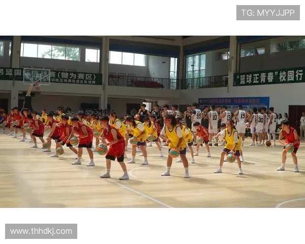 以篮球为纽带探索团队合作精神与竞技魅力的完美融合 以篮球为纽带探索团队合作精神与竞技魅力的完美融合