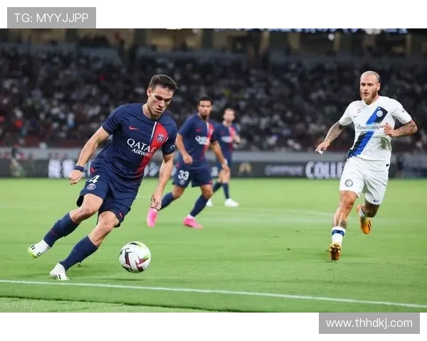 巴黎圣日耳曼迎战里尔：焦点对决上演，争夺榜首之战一触即发