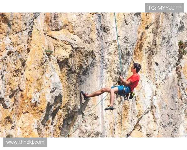 武汉攀岩队耐力训练揭秘：挑战极限与突破自我的旅程