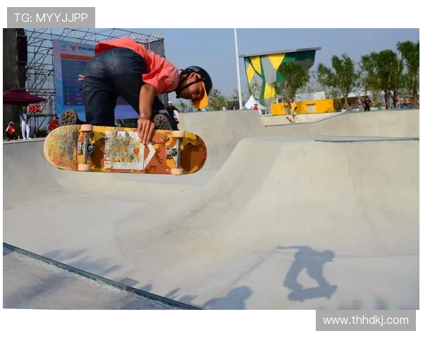 武汉滑板队在极限运动会中以66分稳居积分榜首位