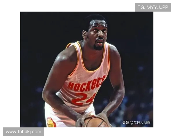 摩西·马龙传奇人生:从篮球天才到NBA伟大中锋的崛起与辉煌 摩西·马龙传奇人生:从篮球天才到NBA伟大中锋的崛起与辉煌